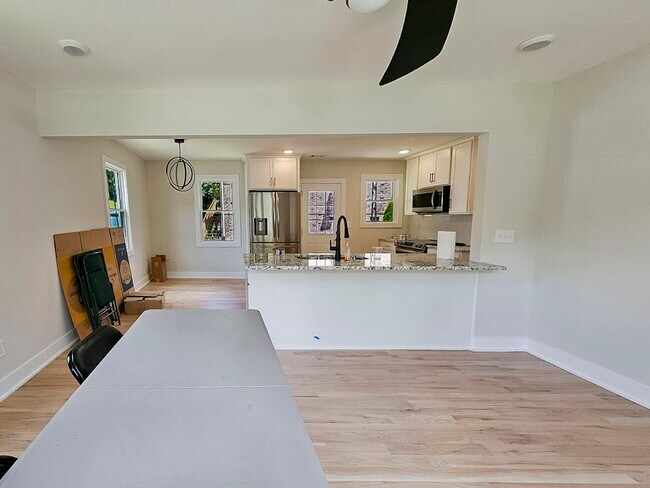 Photo - 2818 Vaulx Ln