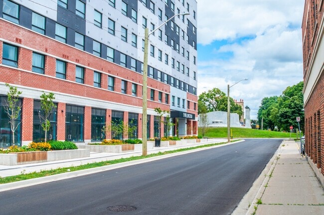 Photo - 1 Wellington St