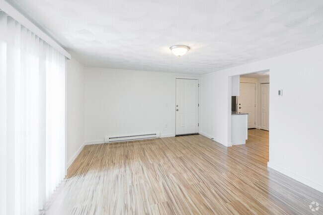 2 BR, 1 BA , 2nd Floor