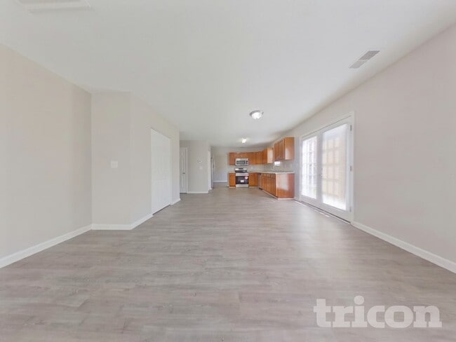 Photo - 482 Fox Trot Dr