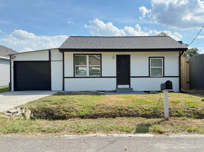 Building Photo - 889 Chas Ln