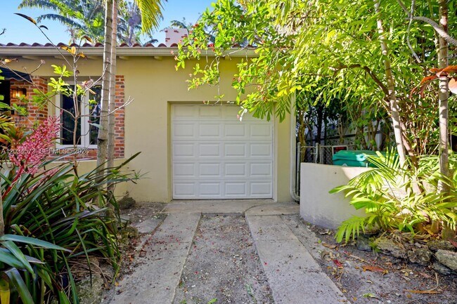 Photo - 720 NW 75th St
