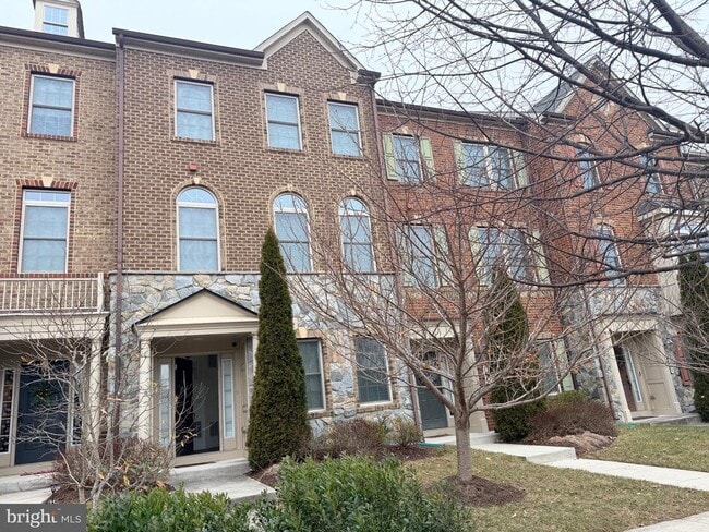 Building Photo - 7413 Matapan Dr