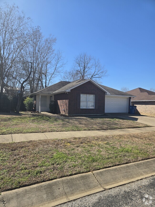 Building Photo - 317 Willowbrook Ln Rental