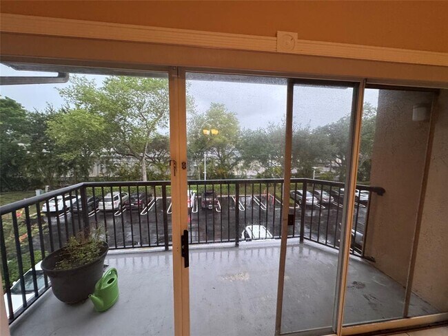 Photo - 9001 Wiles Rd