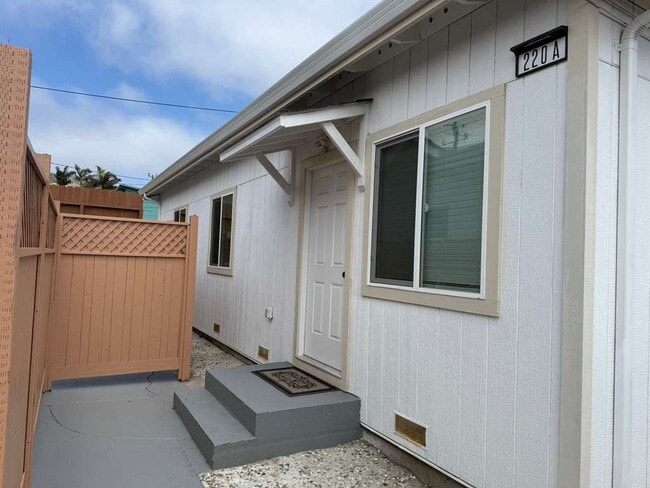 Photo - 220 Sequoia Ave