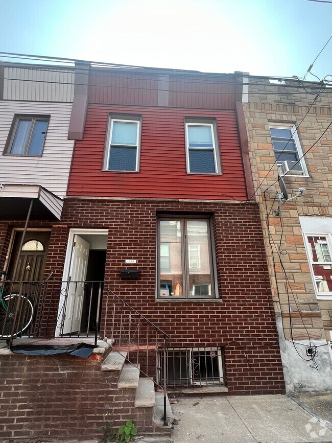 Building Photo - Remodeled 3bd/1 House with Rear yard!! SEC...