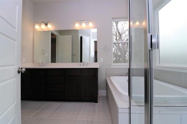 Photo - 4932 Hidden Grove Dr