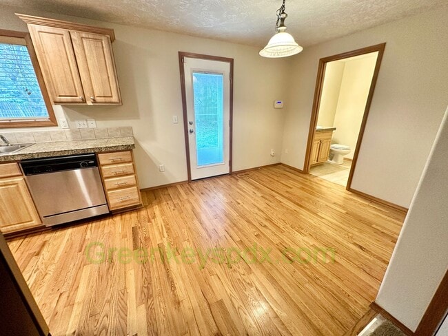 Photo - Awesome 3-bedroom, 2.5-bathroom house in North Portland.