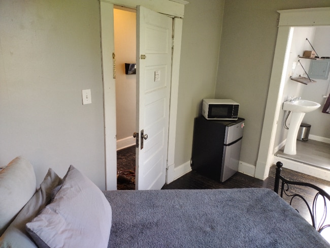 Photo - 3316 Renick St