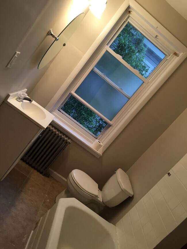 Photo - 1659 Haworth St Unit 2