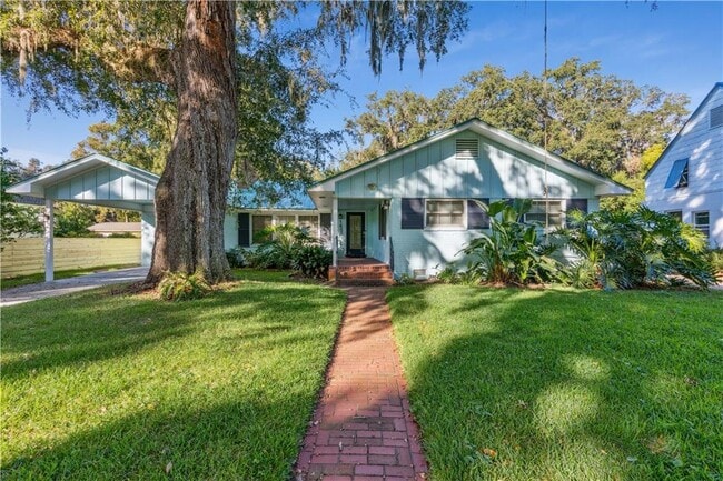 Building Photo - 1407 Sycamore Ave