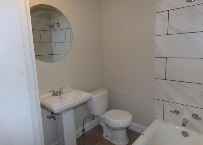 Photo - 2111.5 4th St