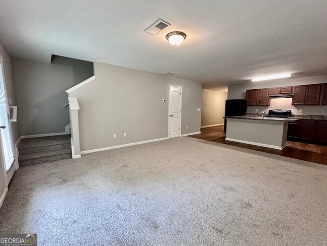 Photo - 308 Reedell Way
