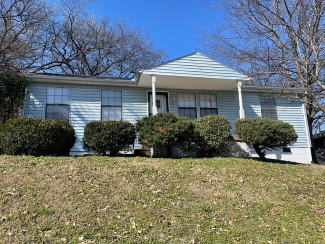 Building Photo - Edgehill home available for a 9 month lease!