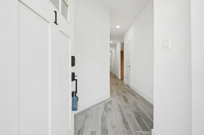 Photo - 131 Zabriskie St Unit 1