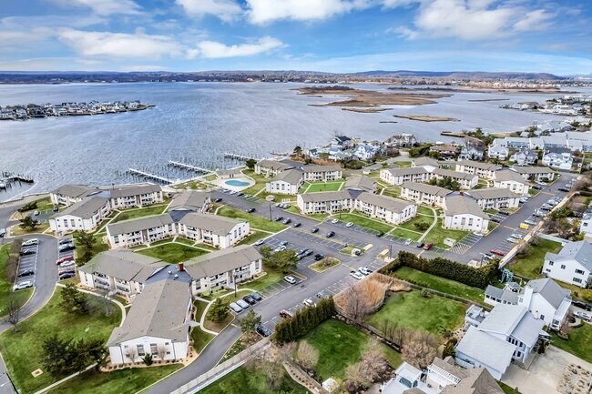 Photo - 113 Wharfside Dr Unit 113