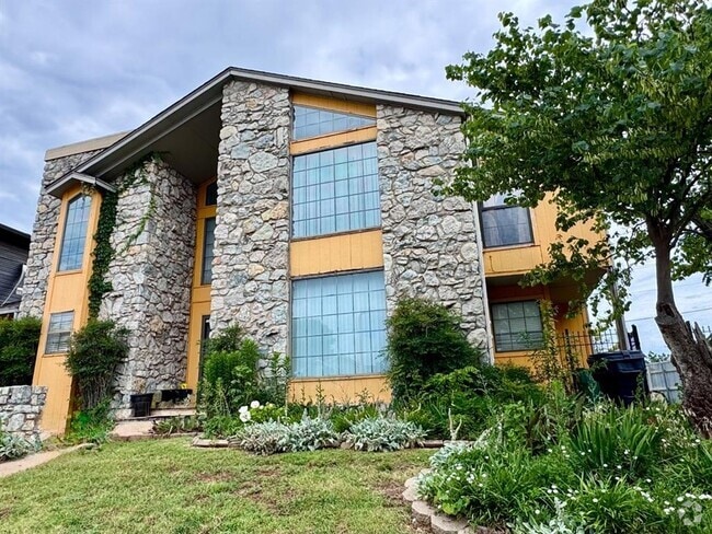 Building Photo - 2825 Tealwood Dr Rental