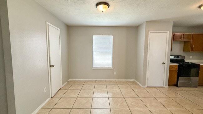 503 Willow W Dr
