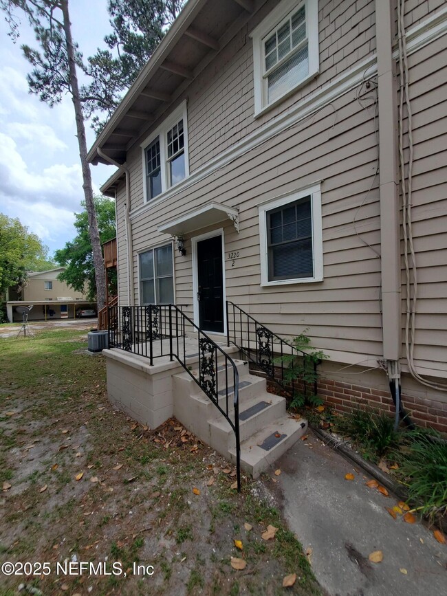 Photo - 3220 Herschel St
