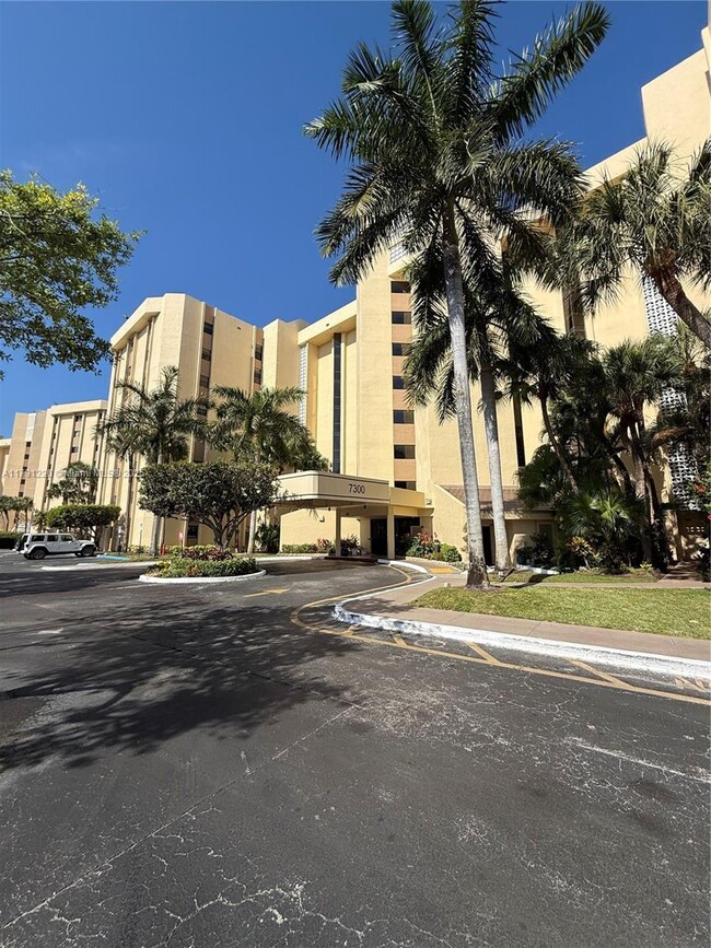 Building Photo - 7300 Radice Ct Unit 805 Rental