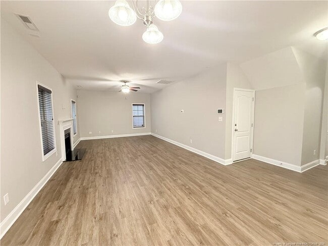 Photo - 471 Century Dr