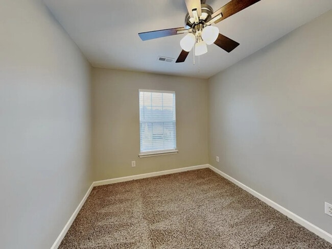 Photo - 302 Graham Meadow Dr