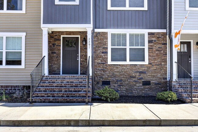 Photo - Luxury Size Townhome