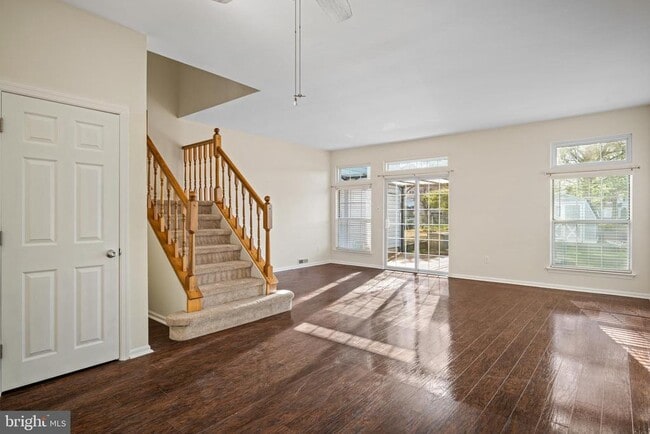 Photo - 817 Thoreau Ln