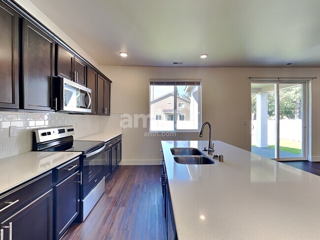 Photo - 305 Smith Dr