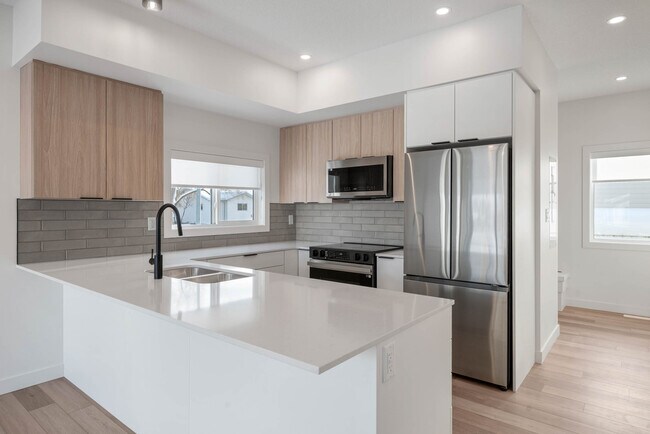 Photo - 15309-15394 94 Ave NW Unité Main 09