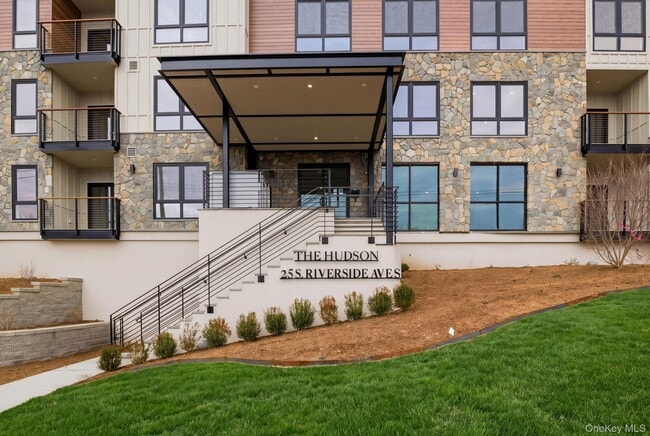 Building Photo - 25 S Riverside Ave Unit 107