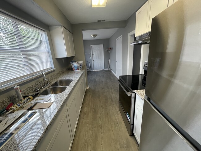 Photo - 338 W Bay Ave