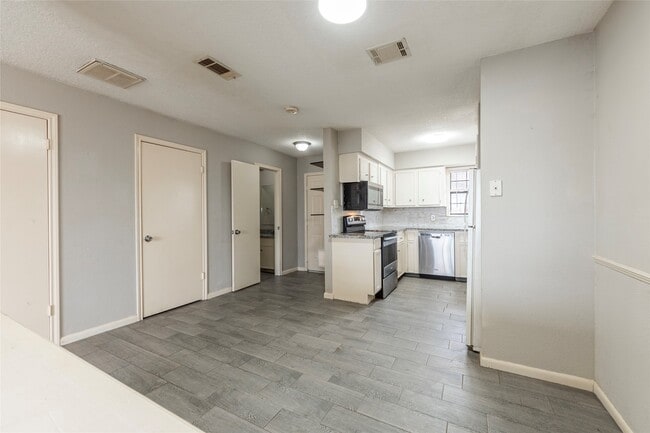 Photo - 3918 McKinney Dr Unit A