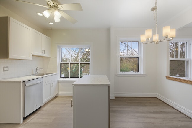 Photo - 1507 Dobson St Unidad 3