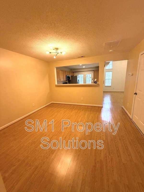 Photo - 5106 Bartholomew's Ln