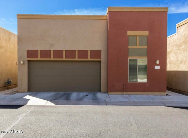 Building Photo - 3113 E Danbury Rd