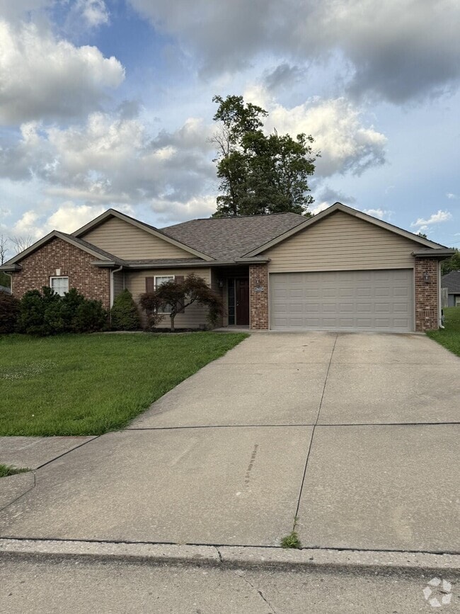 Building Photo - 2602 McClure Dr Rental