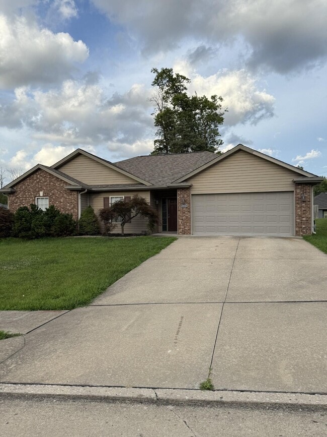 Photo - 2602 McClure Dr House