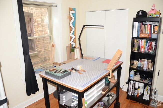 Building Photo - 5730 N McVicker Ave Unit 1 Rental