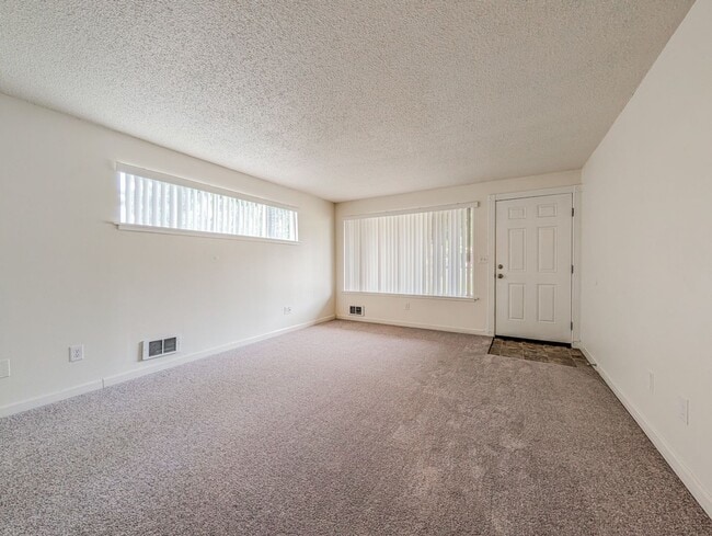 Photo - 15901 Manor Way Unit #2