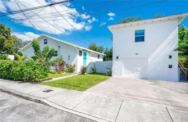 Building Photo - 7655 NW 4th Ct Unit 7655 Rental