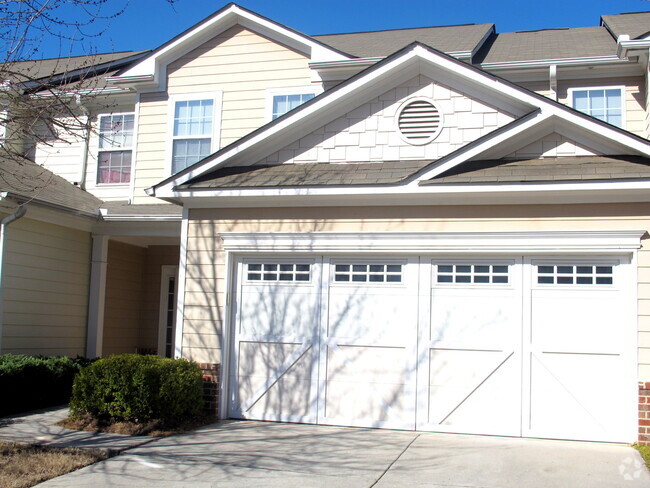 Building Photo - BEAUTIFUL 3 BEDROOM 2.5 BATH TOWN HOME AVA...