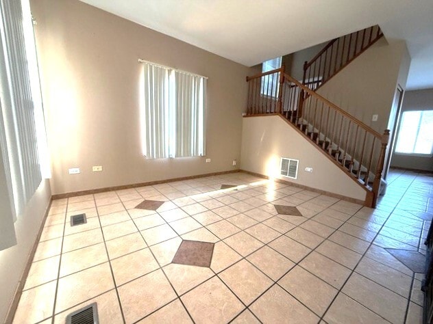 Building Photo - 406-1406 Alyssa St