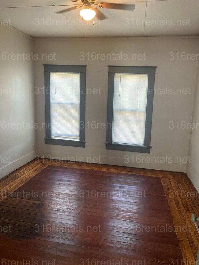 Photo - $1150 - 3 bed 1 bath - Single Family Home