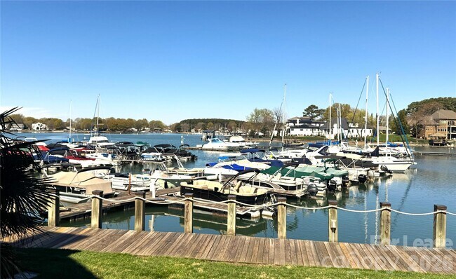 Photo - 18695 Vineyard Point Ln