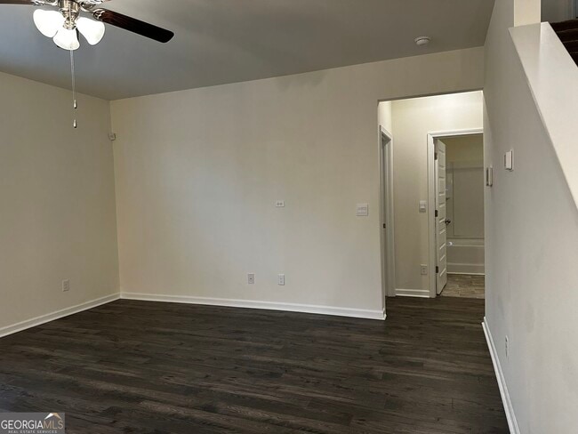 Photo - 717 Dairy Dr