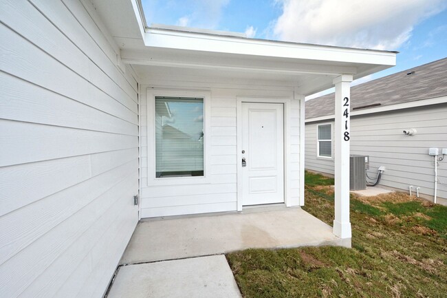 Photo - 2418 Legends Crk