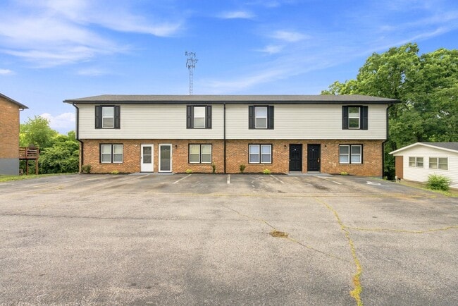 Building Photo - 2689 Old Richmond Rd Unit Apt. D