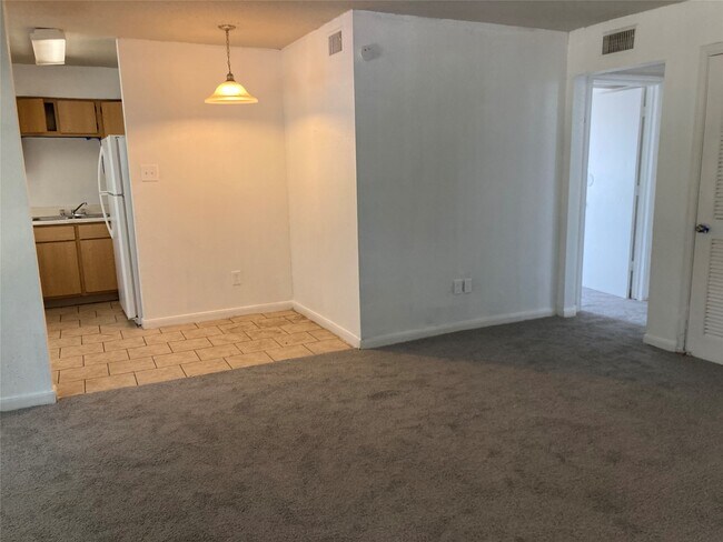 Photo - 7201 Hallshire Dr Unit 235